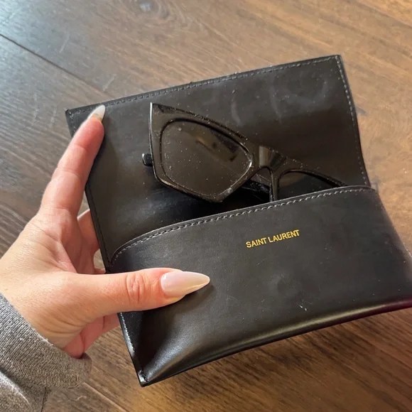 Set Saint Laurent Amazon Black Cat Eye Sunglasses, Cloth, Case and Box Saint Laurent Monogram Hinge M 51MM Cat-Eye Sunglasses  main image 4